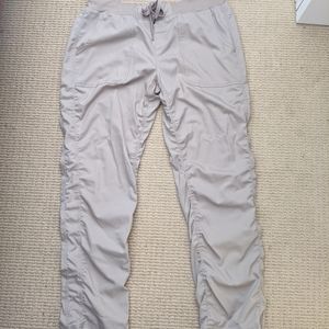 St. John's Bay ruched pant petite beige medium